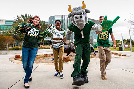Students with Rocky in front of the Marshall Student Center
