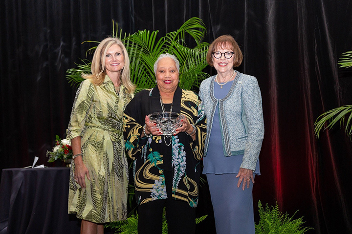 Doretha Edgecomb receives 2019 Lifetime Achievement Award