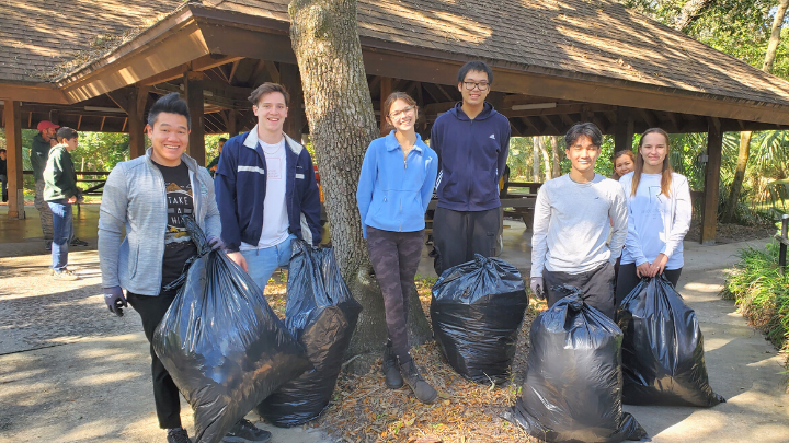 USF students involved in clean up