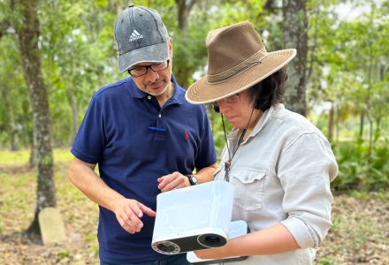 Dr. Davide Tanasi and IDEx member Victoria Giralt calibrating a structured light 3D scanner employed to 3D digitize the tombstones of the cemetery.