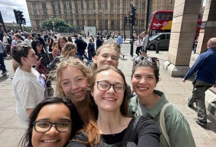 Professor Jessica Cook (right) sightseeing with students (left) in her class. (Photo courtesy of Jessica Cook)