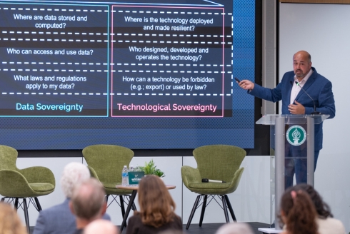 Dr. Vaidhyanathan explains the concept of digital sovereignty. (Photo by Corey Lepak)