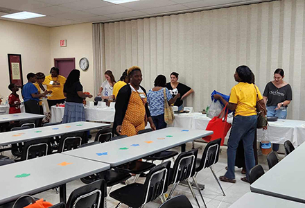 Community members participating in the taste-off event for the Healthy 22nd Street Garden Initiatie. (Photo courtesy of Alyssa Eldridge) 