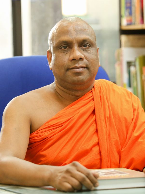 Rev. Dr. Kapugollawe Anandakiththi, Theravada Buddhist monk and Senior Lecturer in Linguistics at the University of Kelaniya. (Photo courtesy of Rev. Dr. Kapugollawe Anandakiththi)