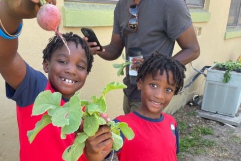 15th St. Farm Nutrition Education Program participants. (Photo by Funmi Odumosu)