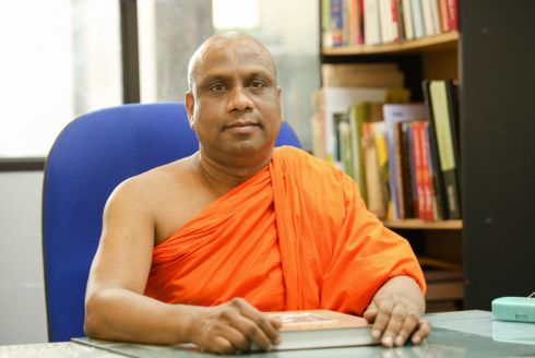 Rev. Dr. Kapugollawe Anandakiththi, Theravada Buddhist monk and Senior Lecturer in Linguistics at the University of Kelaniya. (Photo courtesy of Rev. Dr. Kapugollawe Anandakiththi)