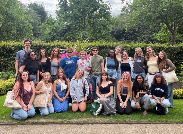 Jane Austen in London students at Regent’s Park. Photo courtesy of Jessica Cook.