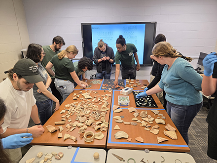 In the IDEx lab, students were asked to identify artifacts that they studied in the books and articles they had read. (Photo courtesy of Davide Tanasi)