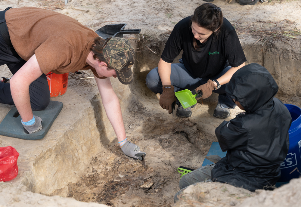 The Florida Institute for Forensic Anthropology & Applied Science (IFAAS)’s Advanced Buried Body Workshop and Buried Body & Outdoor Homicide Scenes Workshop were both held the week of December 1-5 in Gainesville, Florida, drawing medicolegal professional from across the country. Photo by Corey Lepak.