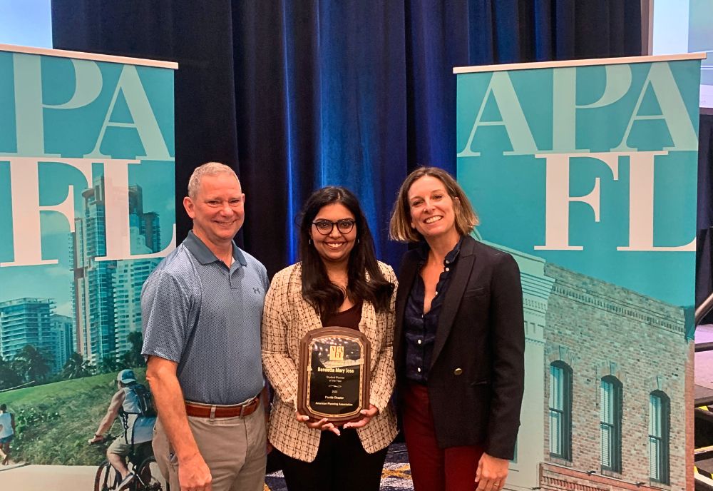 MURP graduate student Beneetta Mary Jose (center) at APA award ceremony. (Photo courtesy of APA Florida)