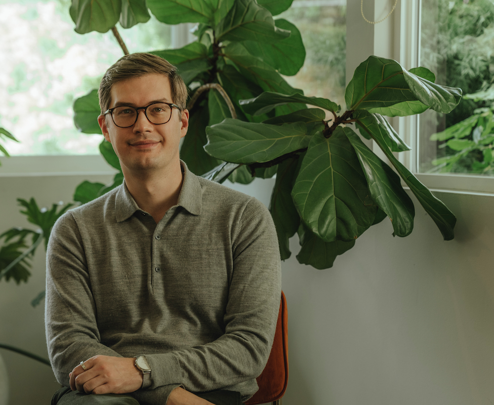Picture of a man with glasses