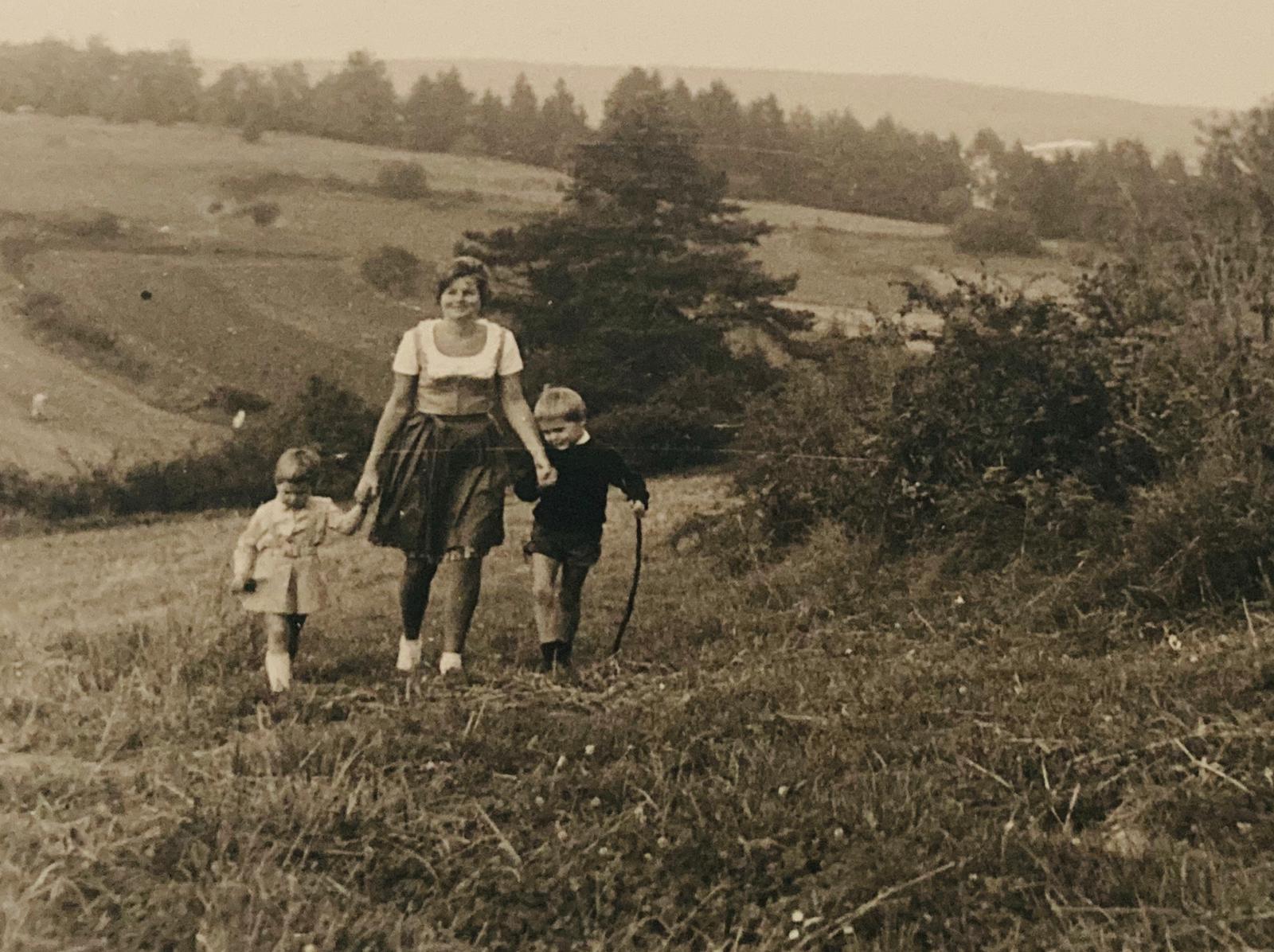 Christiane, Renate, and Martin Schönfeld