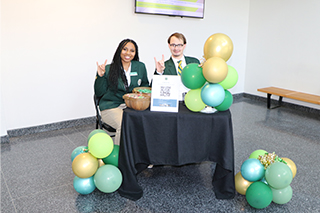 USF Ambassadors at check-in