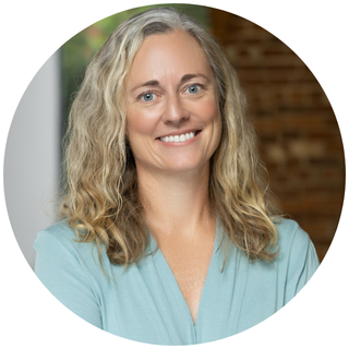 Rebecca Zarger Headshot
