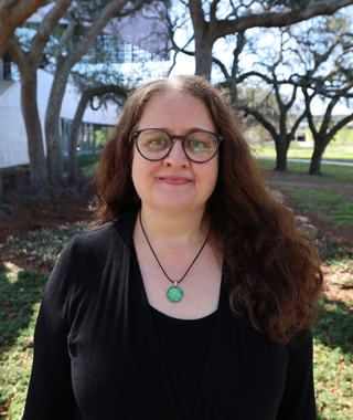 Holly Donahue Singh headshot