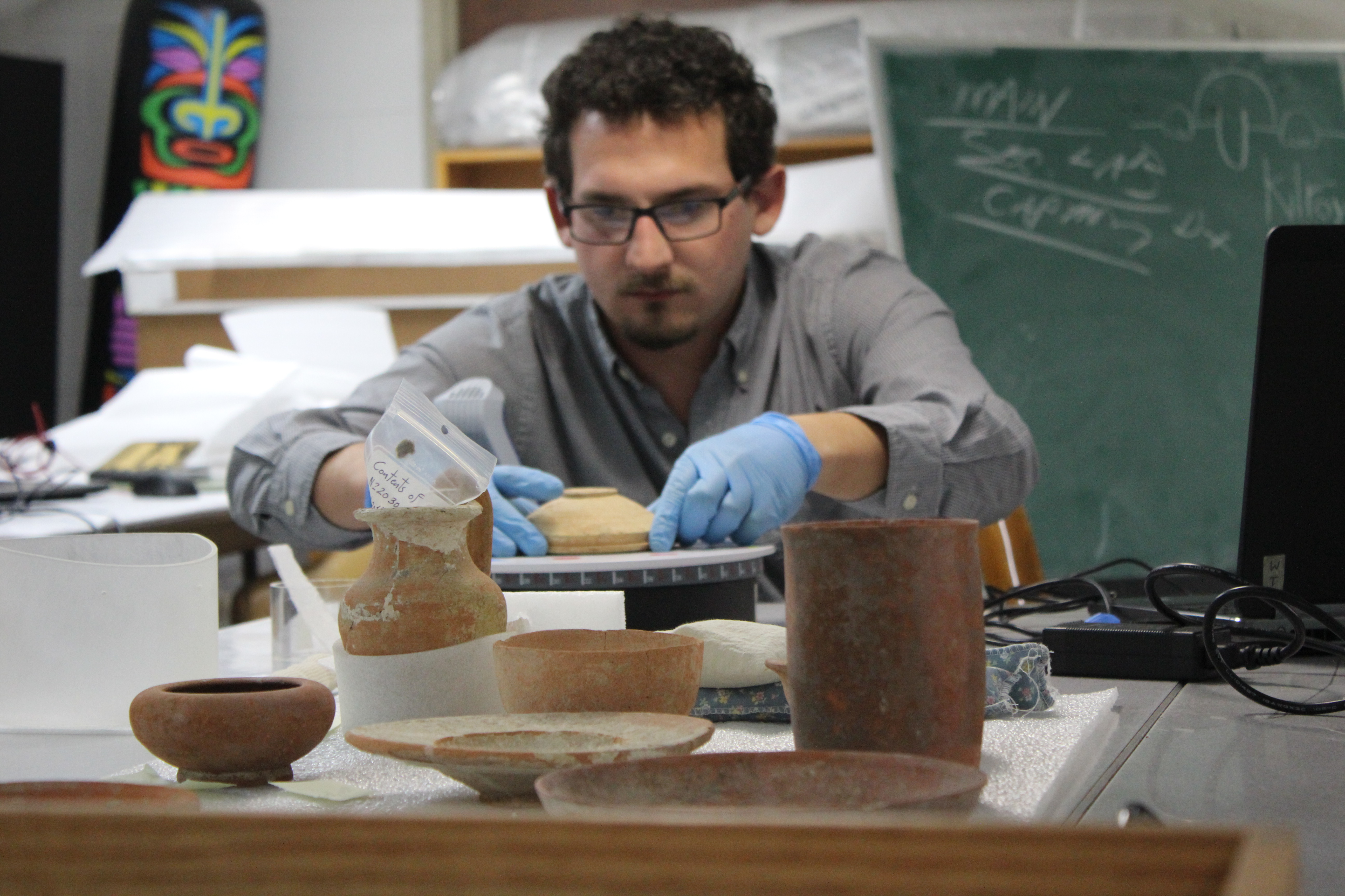 working on pottery from Leopardi Collection