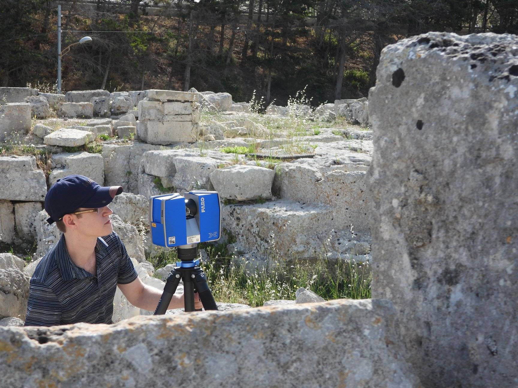 Student photographing site