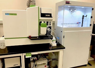 Geochemical analysis equipment