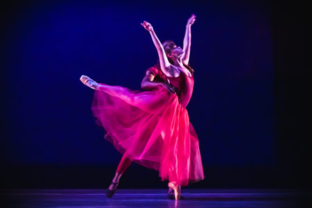 A dancer in the arabesque position at the Fall Dance Concert.