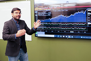 Vikas Soni explains the Bloomberg Terminals