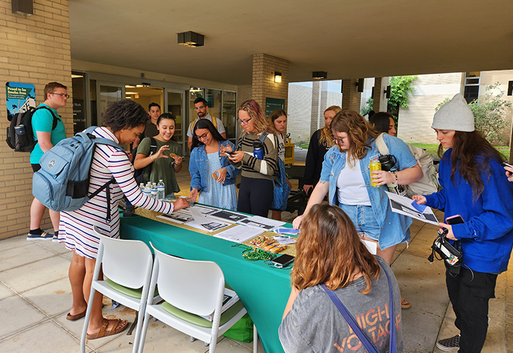 USF students register to vote