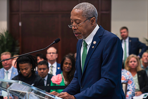 Sen. Darryl Rouson speaks at a USF Board of Trustees meeting.