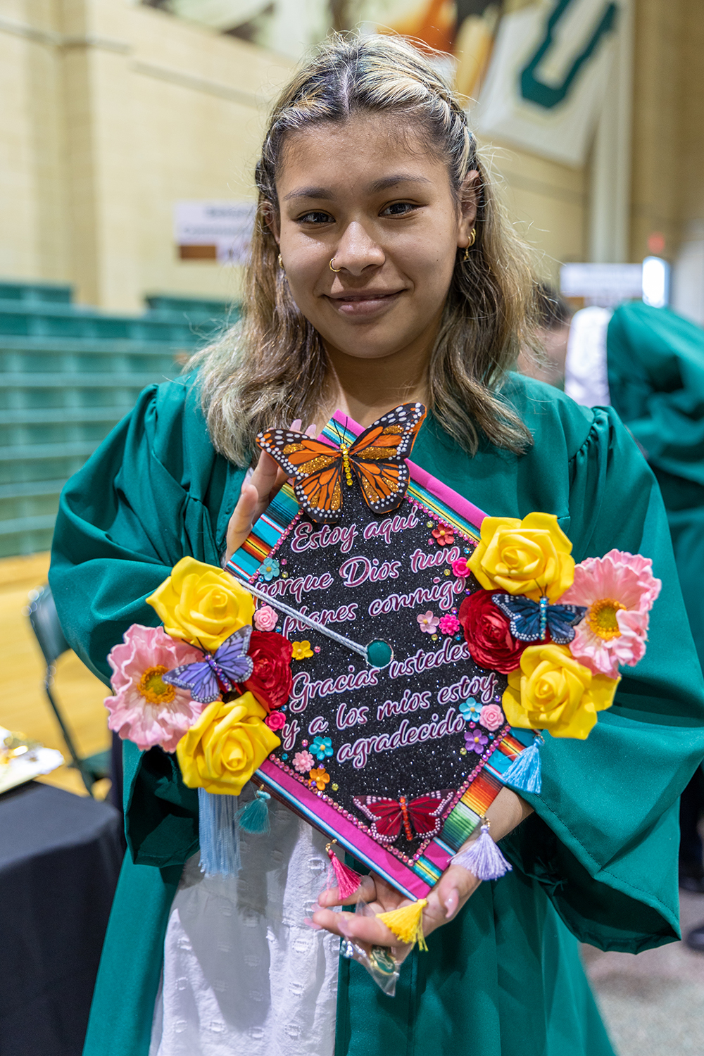 Graduation Cap with Thank You Message in Spanish