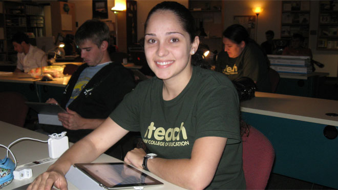USF student in the iTeach Lounge 
