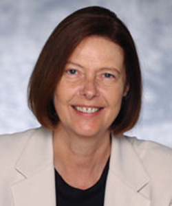 headshot of colleen kennedy