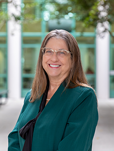 Jennefer Karnegie headshot