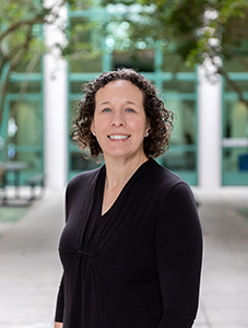 Michelle Bombaugh headshot