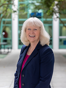 Randi Latzke headshot