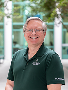 headshot david rosengrant