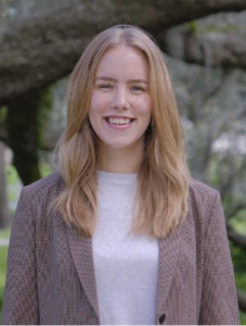 Claire Smith headshot
