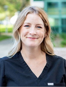 Michelle Arnold headshot