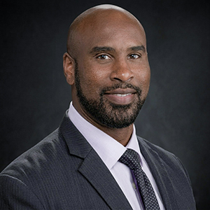 Julius Davis headshot