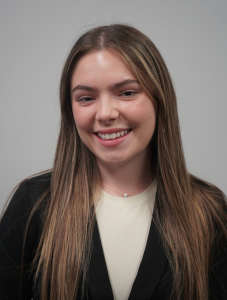 Delaney English headshot