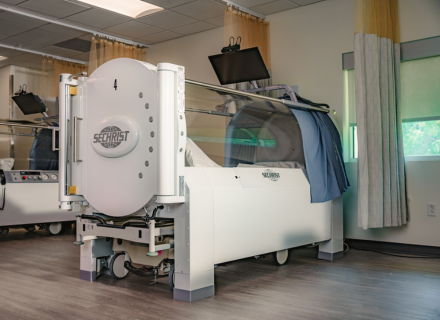 Hyperbaric oxygen chamber