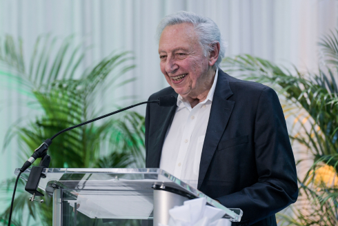 Dr. Robert Gallo