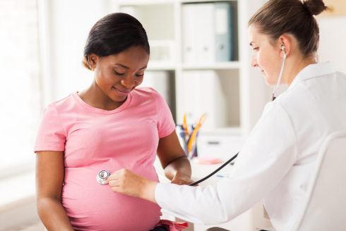 black pregnant woman at hospital