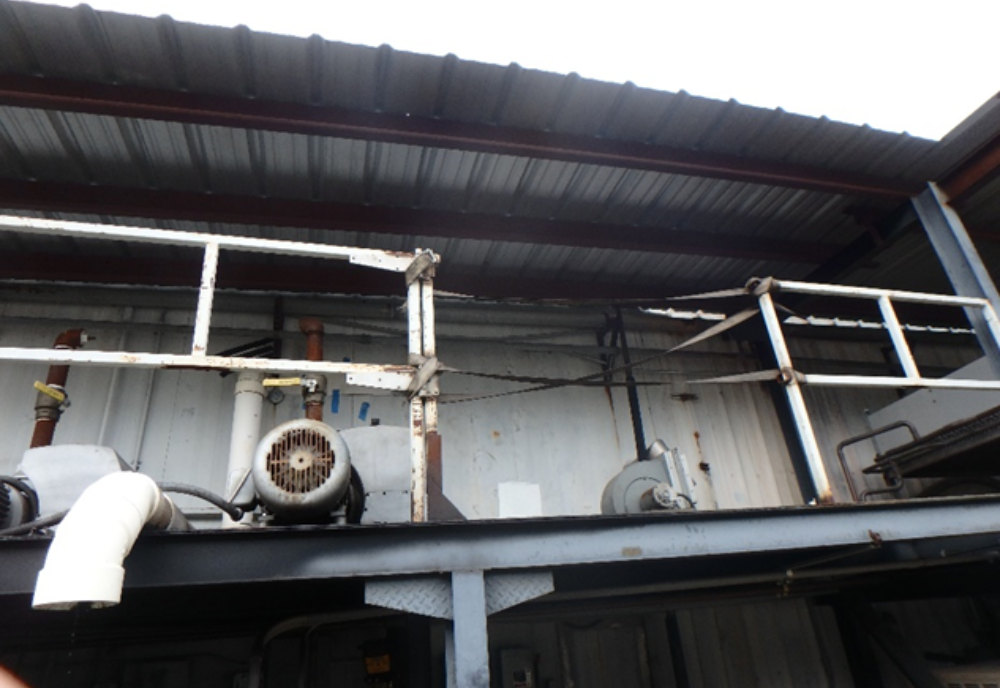 Lack of standard guardrail system use in place.