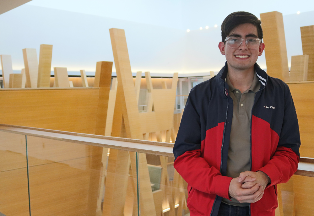 Honors student Tzuriel Garcia