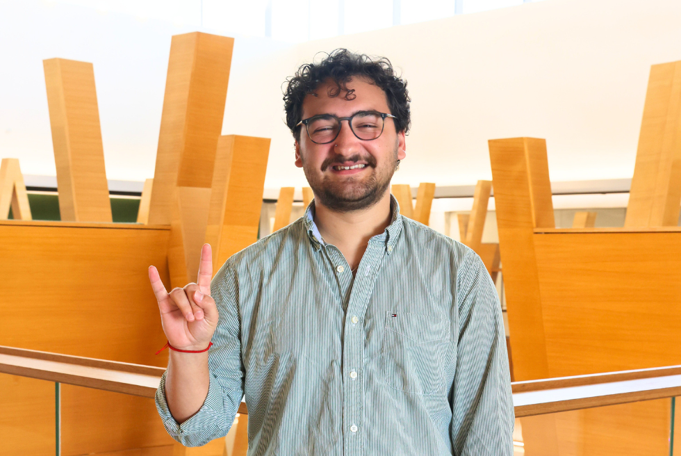 Oliver Laczko headshot in Honors College