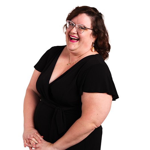 headshot of caitlyn howe