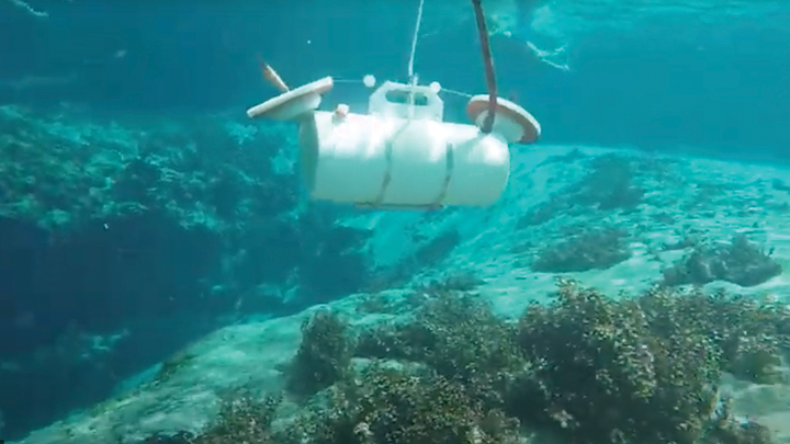 Picture of an underwater tool to measure virus census