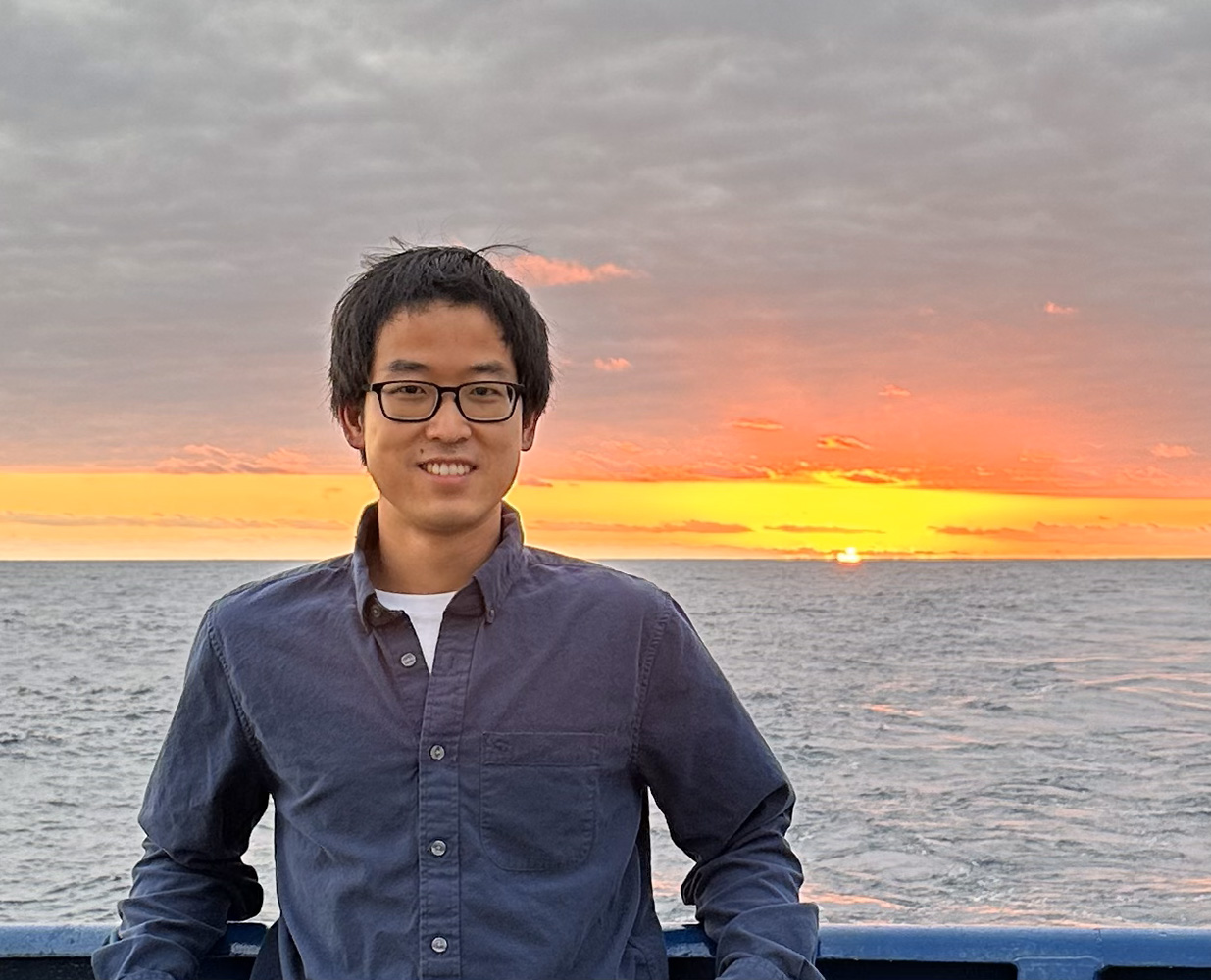 Weiyi Tang’s research group studies how global ocean ecosystem (particularly the biogeochemical cycling of elements) will change under human impacts and climate change, and characterizes how these changes will affect our planet. Courtesy of Weiyi Tang.