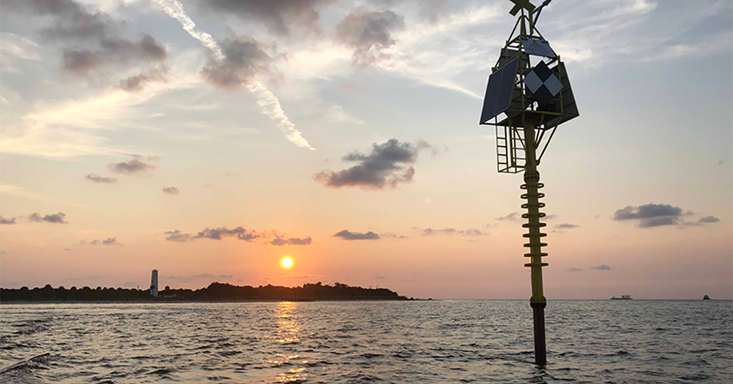 USF Led Team Deploys Tsunami Buoy Test in Tampa Bay 