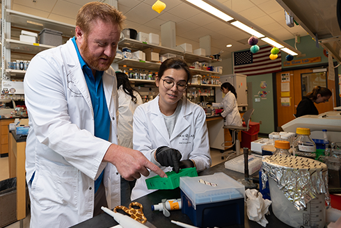 Les Shaw and doctoral student Emilee Muster