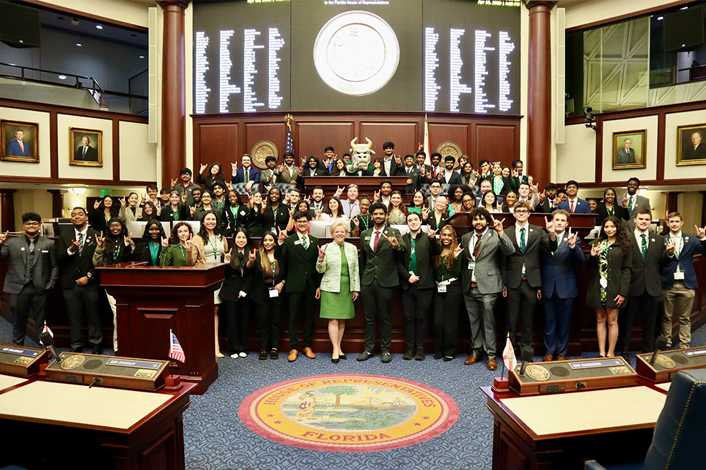 USF students pose at the Florida chambers