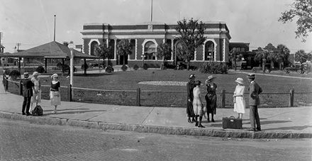 1912 pedestrians